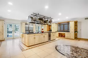 47-56 Glenwood St, Little Neck, NY 11362 - Photo 5