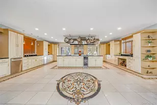 47-56 Glenwood St, Little Neck, NY 11362 - Photo 3