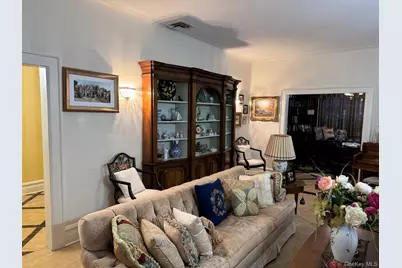 365 Broadway, Lawrence, NY 11559 - Photo 5