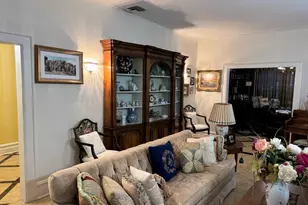 365 Broadway, Lawrence, NY 11559 - Photo 5