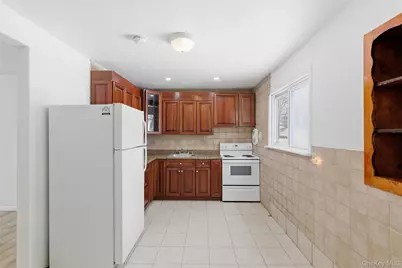 717 Doane Avenue, Bellport, NY 11713 - Photo 5