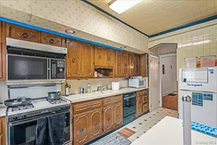 1404 E 49th St, Brooklyn, NY 11234 - Photo 9