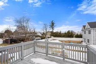 22 Woodcrest Rd, Hicksville, NY 11801 - Photo 23