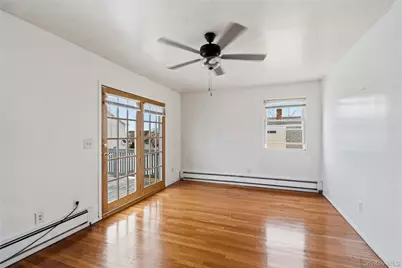 22 Woodcrest Road, Hicksville, NY 11801 - Photo 17