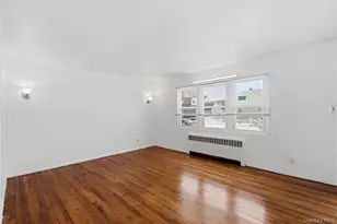 22 Woodcrest Rd, Hicksville, NY 11801 - Photo 5