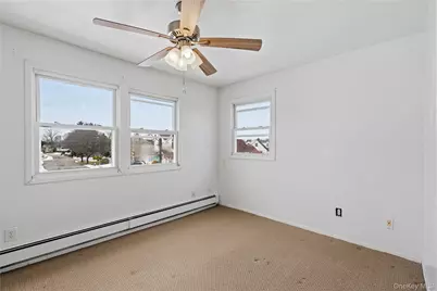 22 Woodcrest Road, Hicksville, NY 11801 - Photo 19