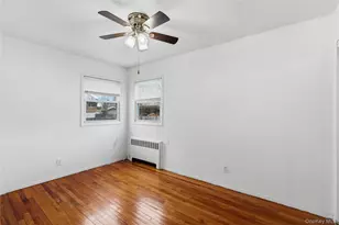 22 Woodcrest Rd, Hicksville, NY 11801 - Photo 11