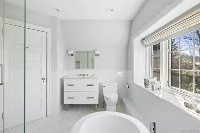 205 Puritan Avenue, Forest Hills, NY 11375 - Photo 19