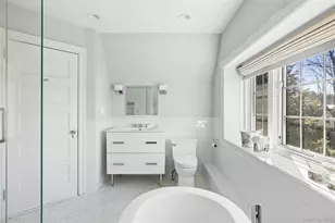 2-05 Puritan Ave, Forest Hills, NY 11375 - Photo 19