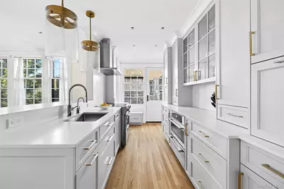 205 Puritan Avenue, Forest Hills, NY 11375 - Photo 9