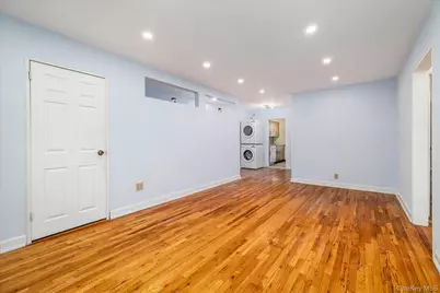 22930 Kingsbury Avenue #upper, Oakland Gardens, NY 11364 - Photo 9