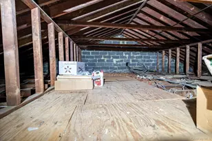 229-30 Kingsbury Ave, Oakland Gardens, NY 11364 - Photo 13