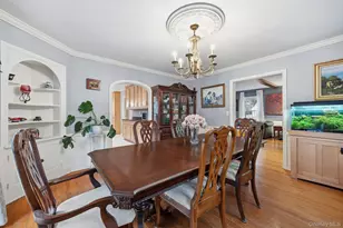 53 Somerset Dr S, Great Neck, NY 11020 - Photo 9