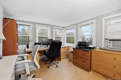 53 Somerset Drive S, Great Neck, NY 11020 - Photo 19