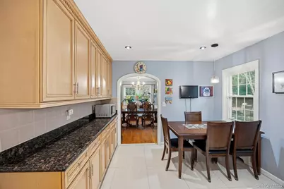 53 Somerset Drive S, Great Neck, NY 11020 - Photo 13