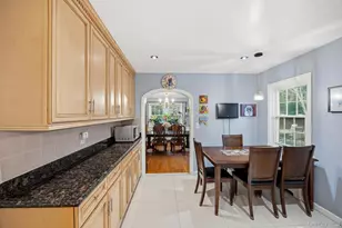 53 Somerset Dr S, Great Neck, NY 11020 - Photo 13