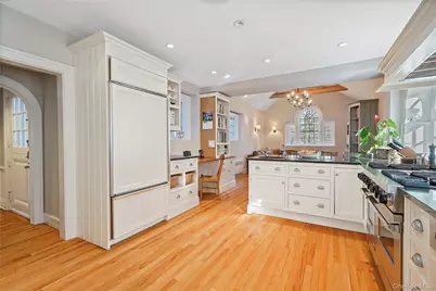 650 Ely Avenue, Pelham, NY 10803 - Photo 7