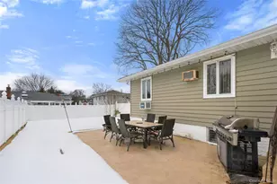 156 N Pine St, Massapequa, NY 11758 - Photo 35