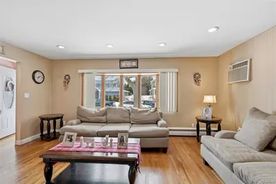 156 N Pine Street, Massapequa, NY 11758 - Photo 5