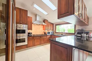 24 Edna Dr, Syosset, NY 11791 - Photo 27