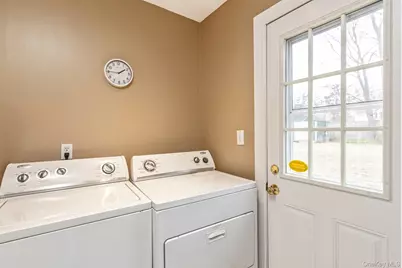 61 Hurtin Boulevard, Smithtown, NY 11787 - Photo 19
