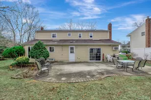 61 Hurtin Blvd, Smithtown, NY 11787 - Photo 35