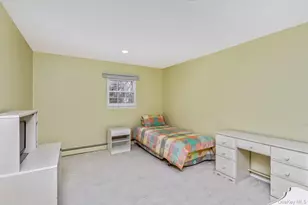 61 Hurtin Blvd, Smithtown, NY 11787 - Photo 27