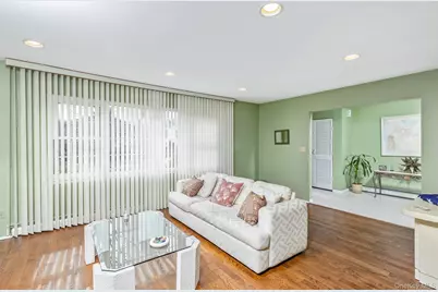 61 Hurtin Boulevard, Smithtown, NY 11787 - Photo 9