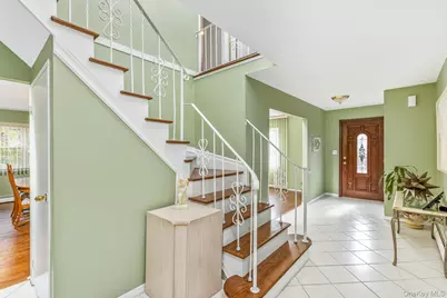 61 Hurtin Boulevard, Smithtown, NY 11787 - Photo 23