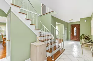 61 Hurtin Blvd, Smithtown, NY 11787 - Photo 23