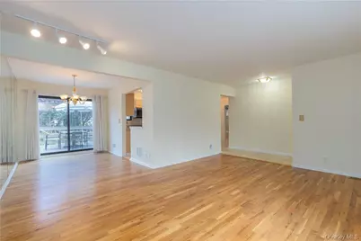 55 W Devonia Avenue, Mount Vernon, NY 10552 - Photo 9