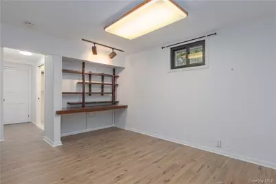 55 W Devonia Avenue, Mount Vernon, NY 10552 - Photo 17