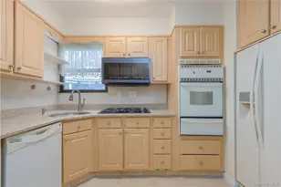 55 W Devonia Ave, Mount Vernon, NY 10552 - Photo 11