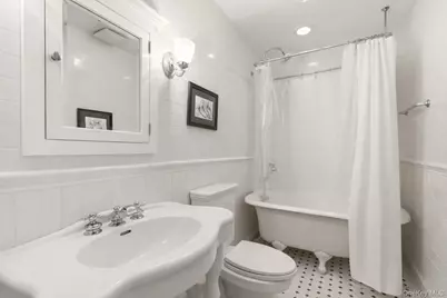 1017 Friendly Road, Upper Brookville, NY 11771 - Photo 23