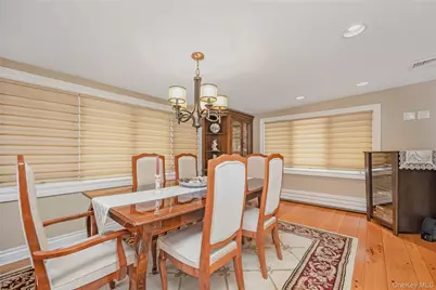 30 Crestwood Boulevard, Farmingdale, NY 11735 - Photo 15