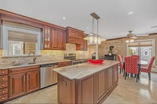 30 Crestwood Blvd, Farmingdale, NY 11735 - Photo 11