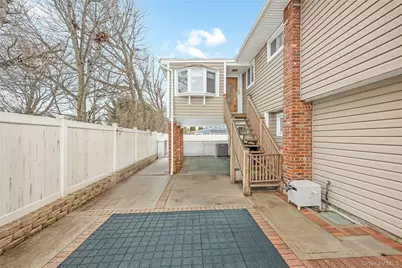 30 Crestwood Boulevard, Farmingdale, NY 11735 - Photo 29