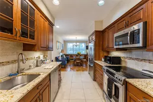 1 Kensington Gate, Great Neck, NY 11021 - Photo 9