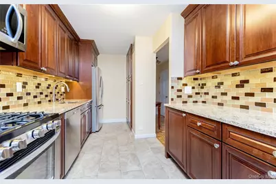 2500 Johnson #9P, Bronx, NY 10463 - Photo 3