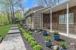 16 Appletree Ln, Huntington Station, NY 11746 - Photo 29