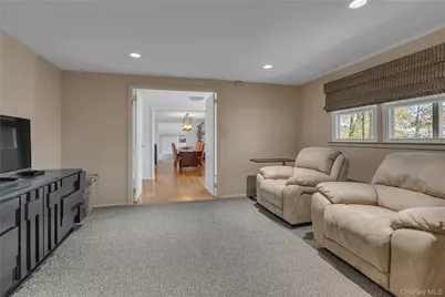 16 Appletree Lane, Huntington Station, NY 11746 - Photo 13