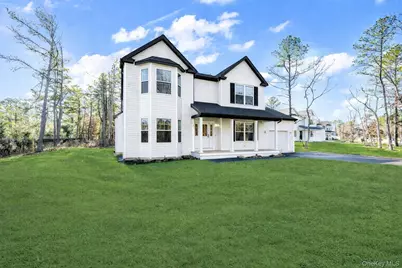 6 Baldwin Court, Medford, NY 11763 - Photo 1