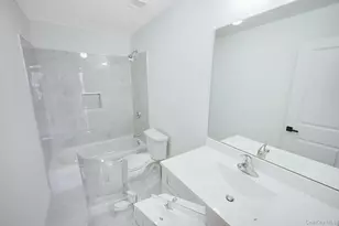 6 Baldwin Ct, Medford, NY 11763 - Photo 7