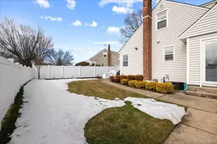 152 Manor St, Plainview, NY 11803 - Photo 17