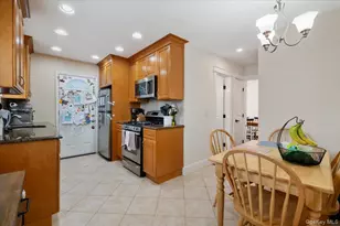 152 Manor St, Plainview, NY 11803 - Photo 5