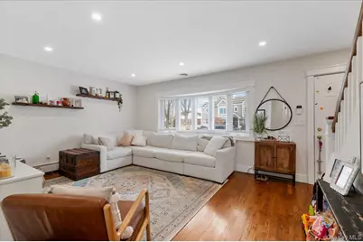 152 Manor Street, Plainview, NY 11803 - Photo 3