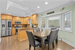 21 Rawlings Dr, Melville, NY 11747 - Photo 3