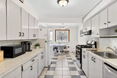 606 Washington Avenue, Pleasantville, NY 10570 - Photo 11