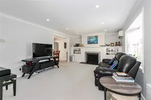 30 Highland Pl, Great Neck, NY 11020 - Photo 3