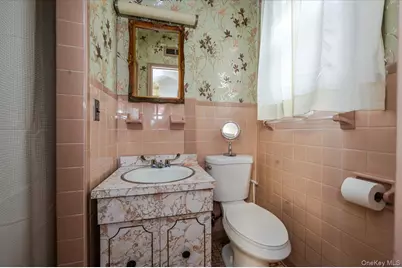 276 Brinsmade Avenue, Bronx, NY 10465 - Photo 15